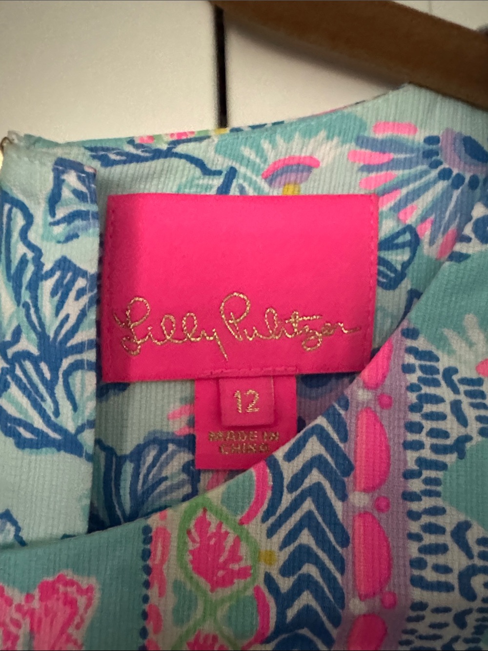 Lilly Pulitzer Sleeveless Floral Print Shift Dress in Blue & Pink - Picture 4 of 4